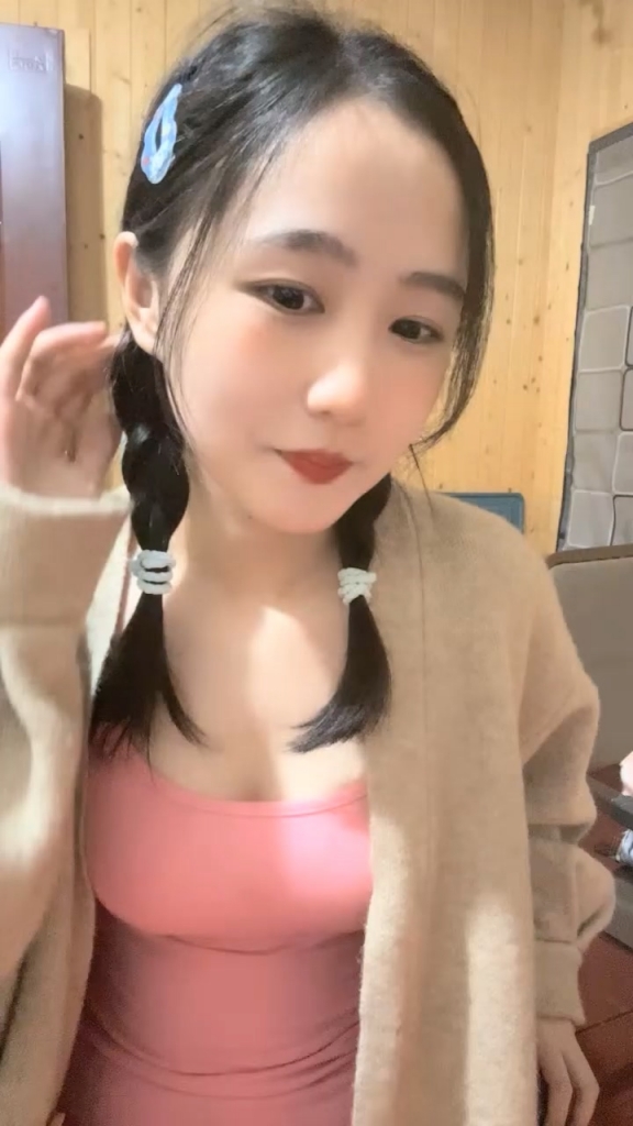 小土嘻嘻不开心 娇羞青涩女孩2024060602